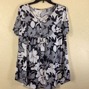 BaiShent Top Blouse  Black White Floral L Pullover Short Sleeve Stretchy
